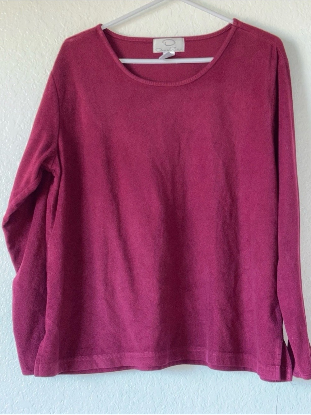 Oscar de la Renta fucsiaFleece Lounge Pajama Top Long Sleeve Pullover Women’s
